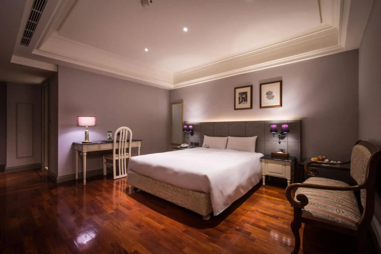 Lees Boutique Hotel