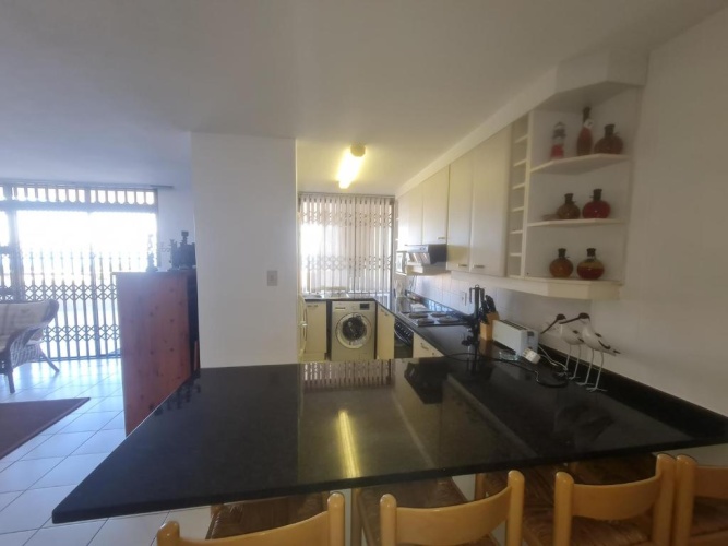 3 Bedrooms Apartment