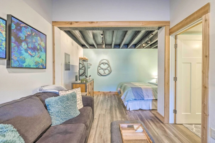 Long Beach Studio in Downtown - Walk to Ocean!