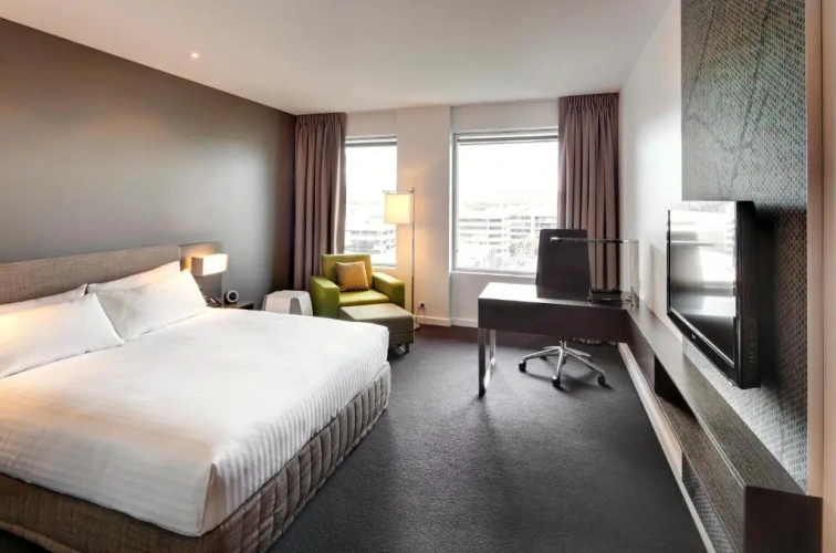 Deluxe Double room with city view