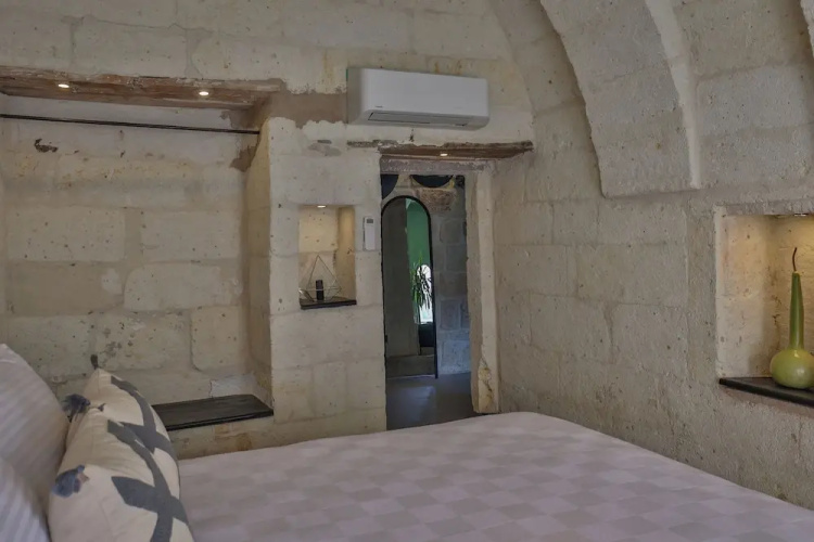 Eka Cave Maison
