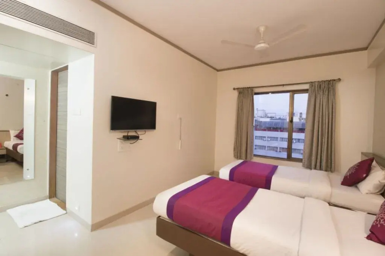 Collection O 76358 Kapil Residency Parage Chowk