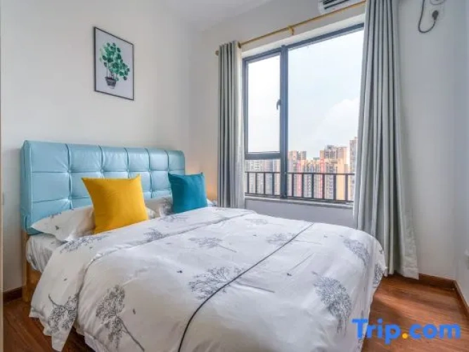 2 Bedrooms Business Suite
