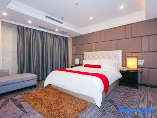 Suite with garden view