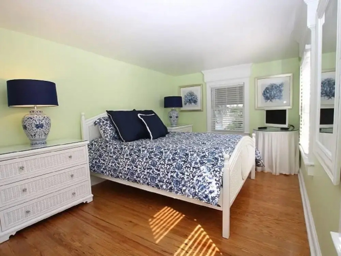 OAK Avenue 16