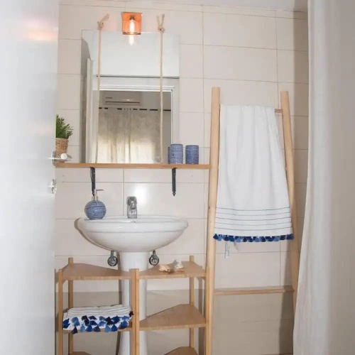Basement Apartment with partial sea view