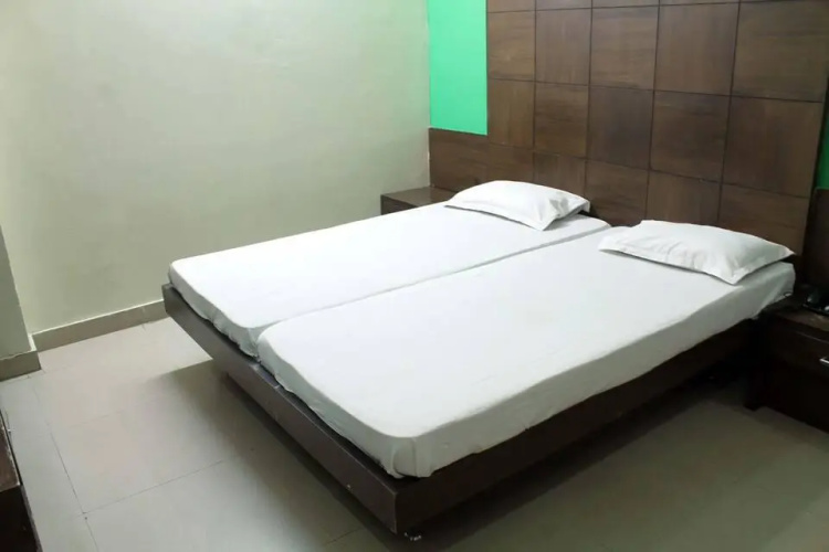 Hotel Saina International