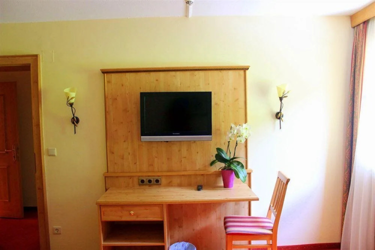 Waldhof Ferienhotel
