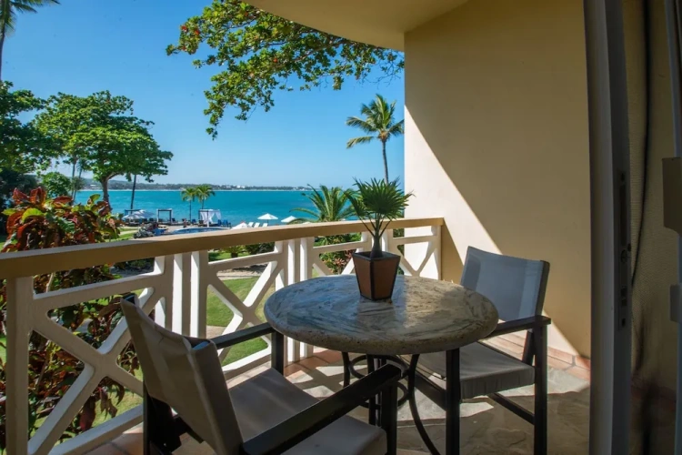 Standard Twin room with sea view