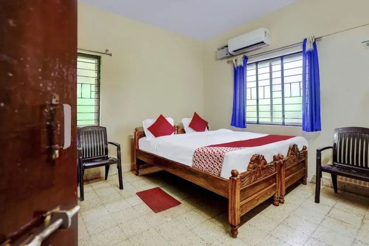 Hotel Santosh by OYO Rooms