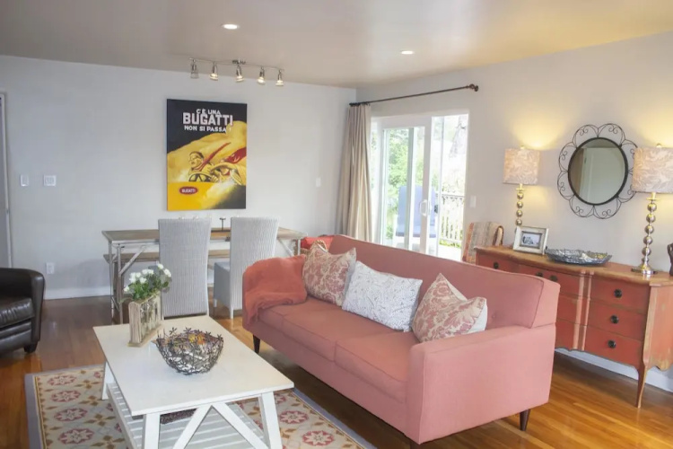 Charming Kismet Cottage! Aquarium Passes Included