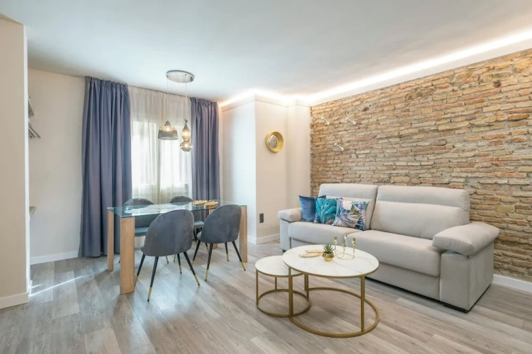 1 Bedroom Apartment with city view