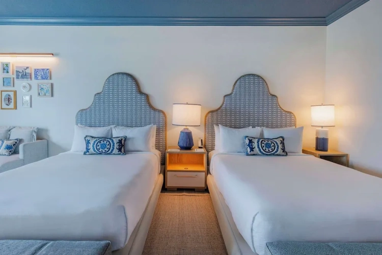 Deluxe Quadruple room with balcony