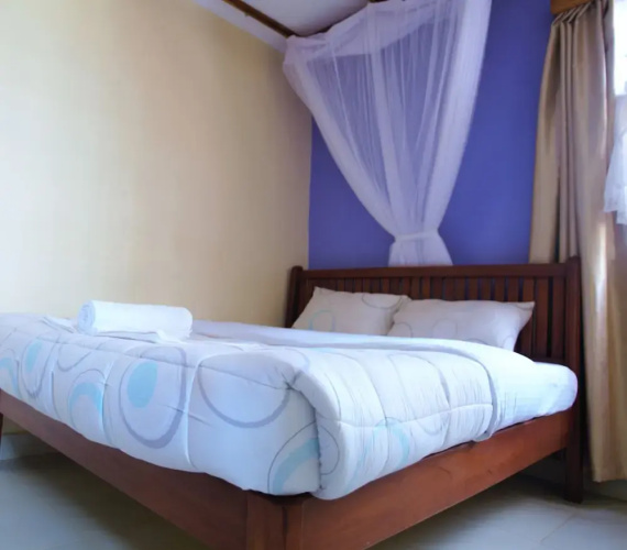 Everest House Hotel