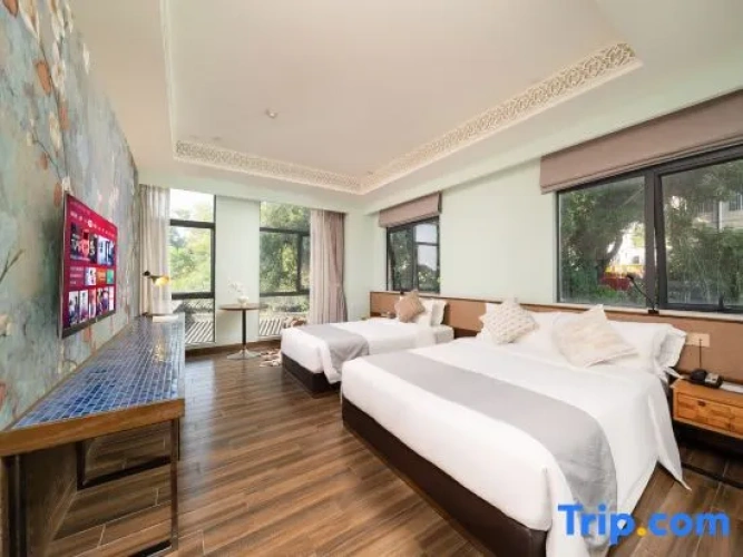 Standard Triple Family room