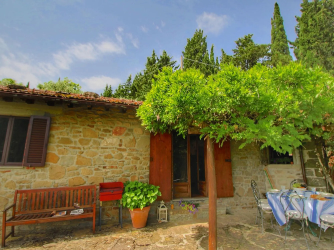 Detached Cottage With Swimming Pool