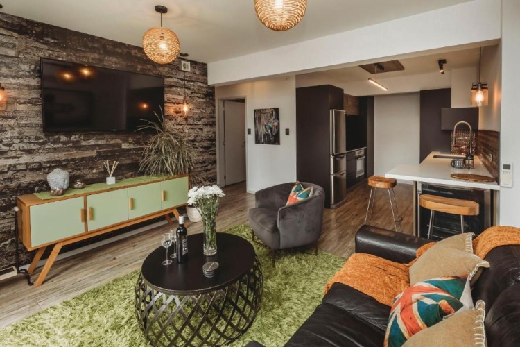 2 Bedrooms Apartment