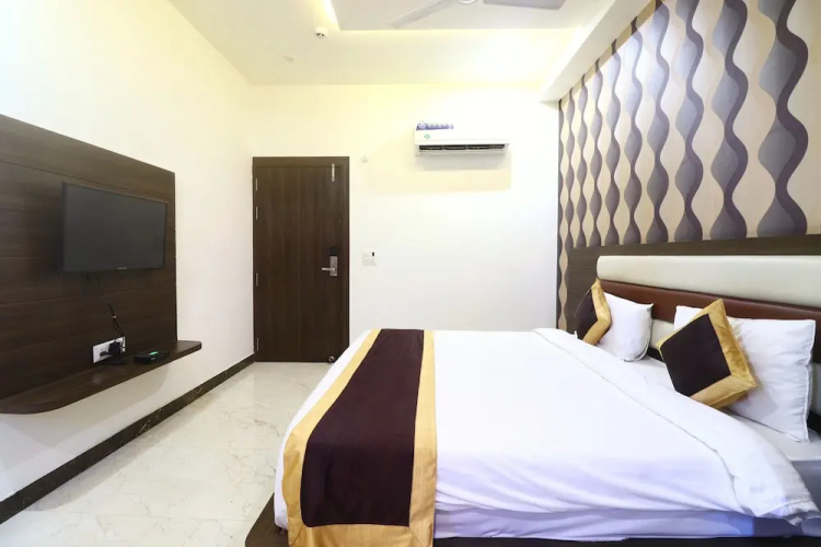 Hotel Taj Venture By Park Tree