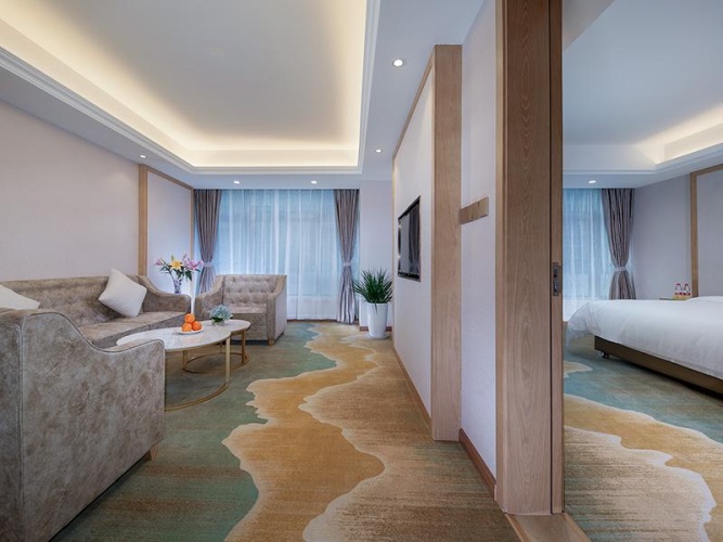 Deluxe Suite
