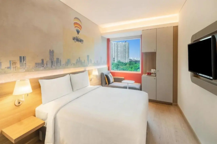 Ibis Thane