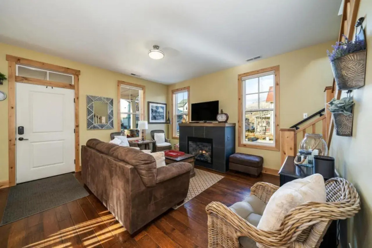Cabernet Cottage #8