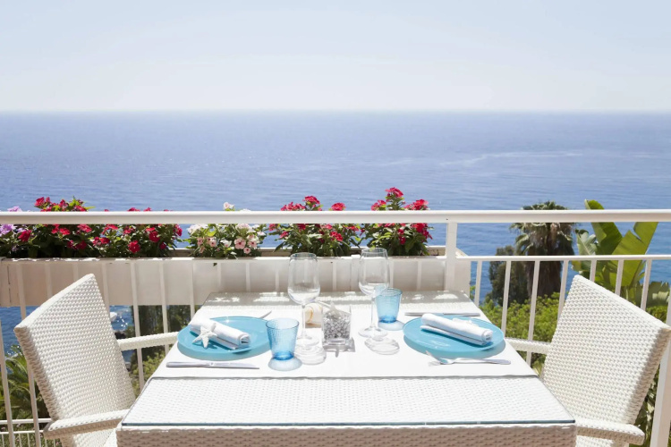 Hotel Crystal Sea