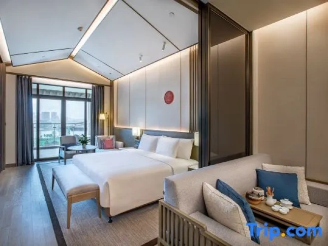 Superior Double Suite with garden view