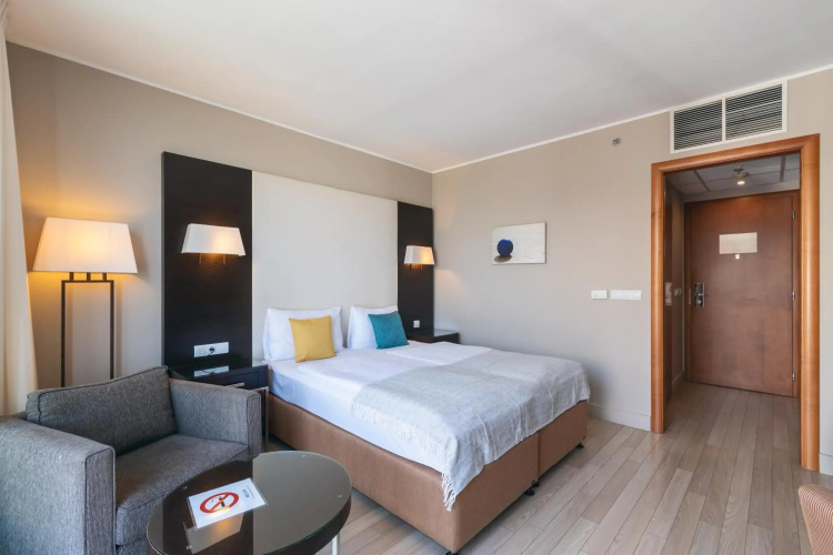 Lions Garden Hotel