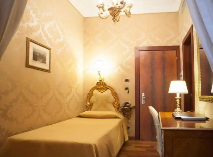 Des Epoques Hotel