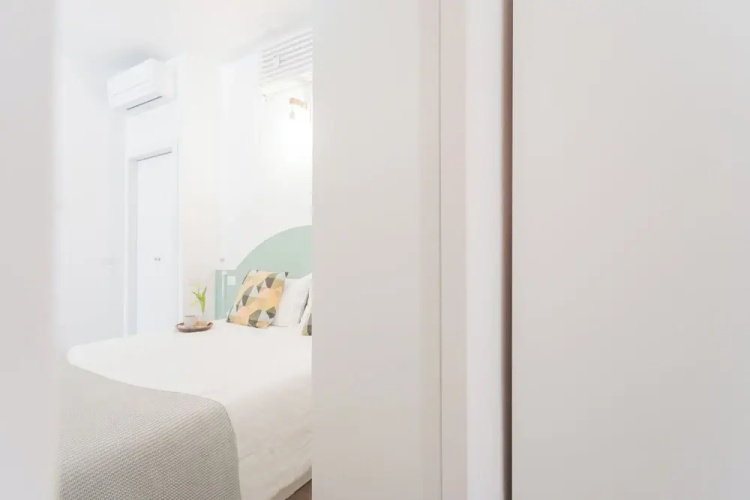 A Step From the Dome Apartment by Rent all Como