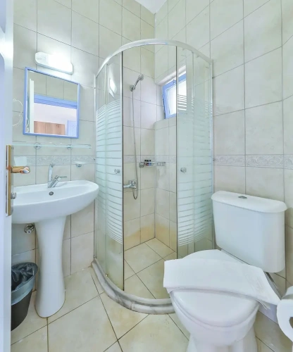 Standard Twin room with balcony and with partial sea view
