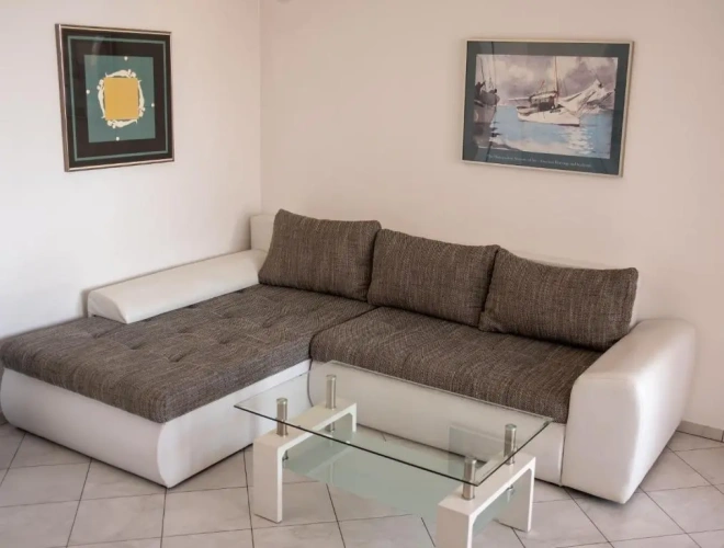 Apartment with sea view