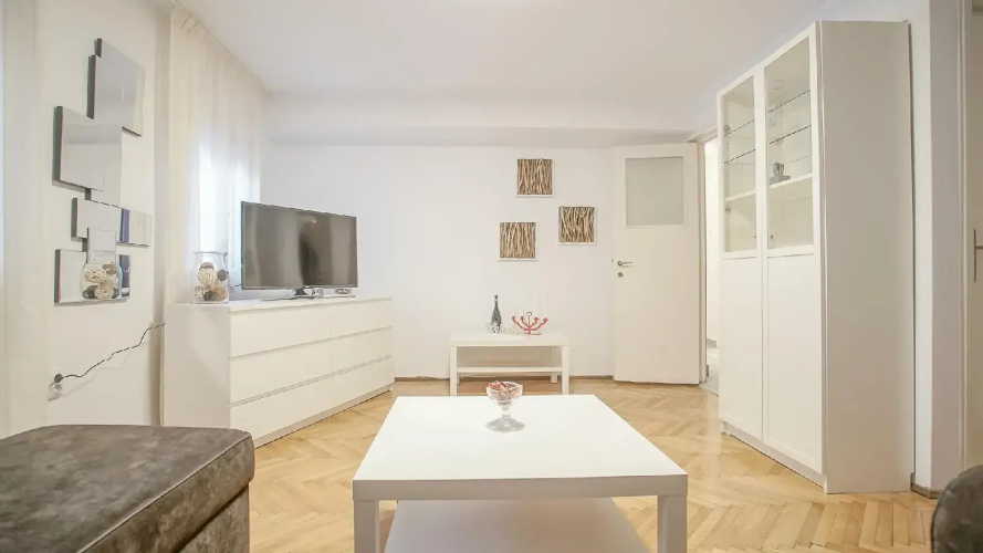 CN2i Luxury Accommodation Matei Millo