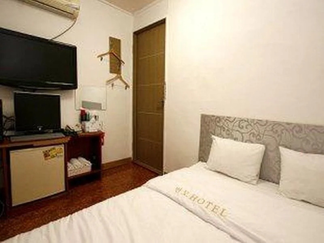 Bando Hotel