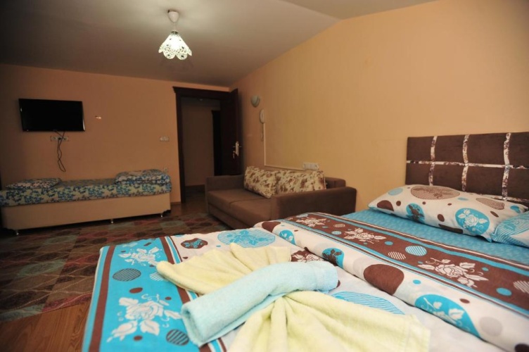 Standard Quadruple room with view