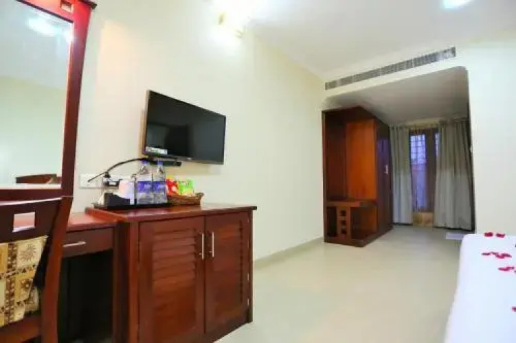 Hotel white city