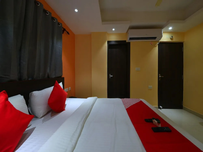 OYO Flagship 630 VIP Road