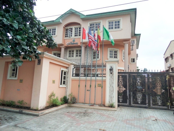 Britannia Hotel and Suites