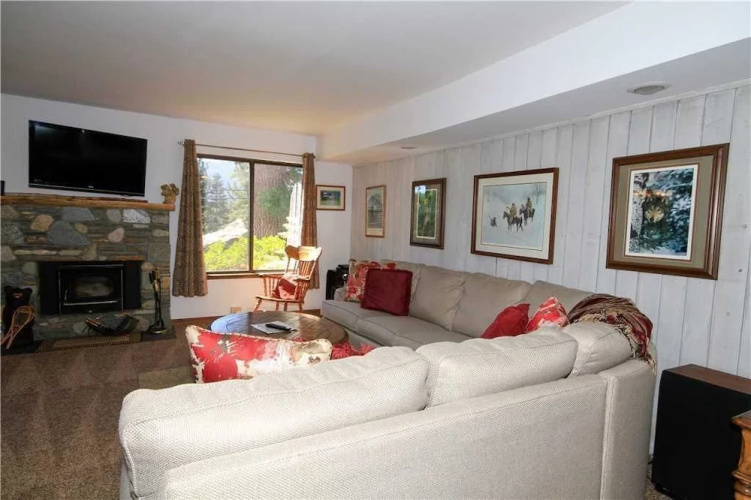 Discovery 4 #113 - 1 Br Condo