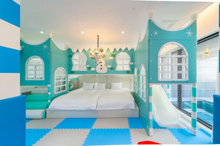 Blue Mango Pool Villa & Resort