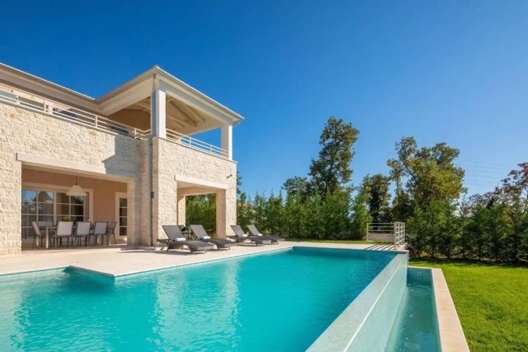 Deluxe Villa