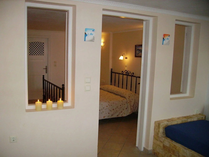 Hotel Thira