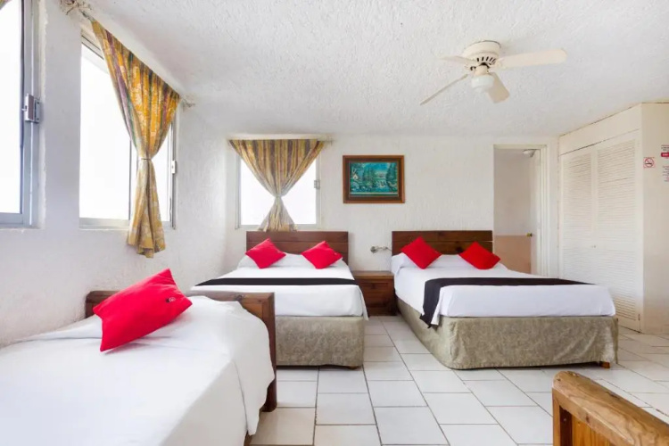 Capital O Farallon Inn