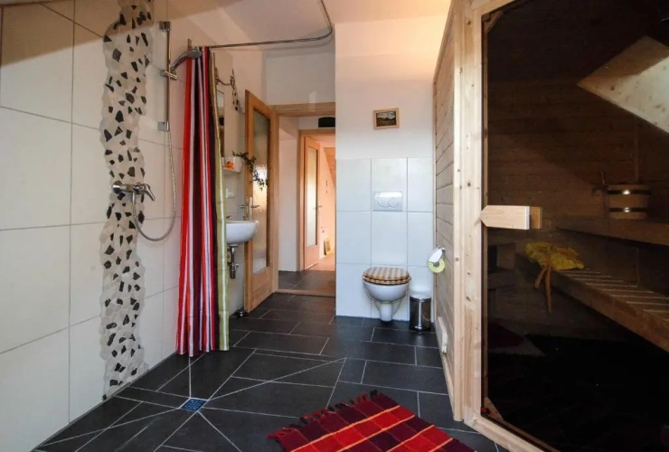 3 Bedrooms Apartment