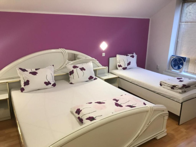 Standard Triple room with view