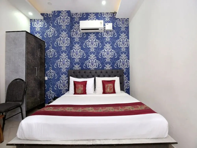 Hotel Crossroads by OYO Rooms