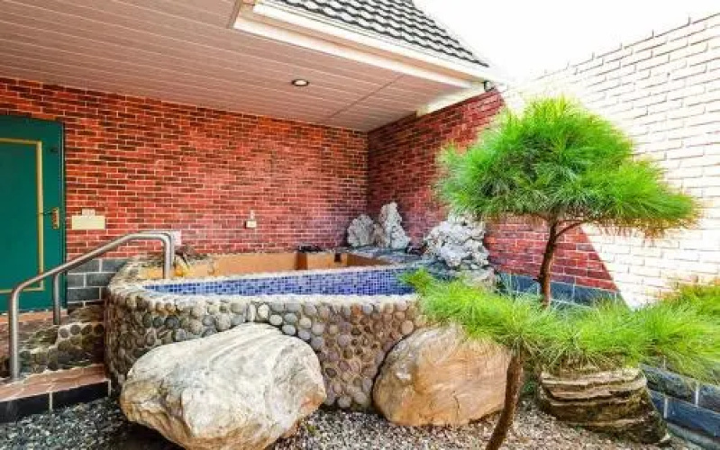 Ruisui Huang's Hotspring