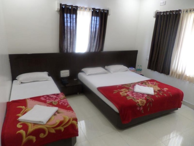 Standard Triple room