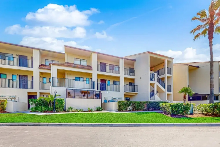 Recently Updated Resort Condo With 2 Pools, 2 Balconies, Ocean Views, Bbq, & W/d - St. Augustine Beach, FL