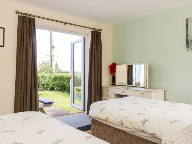2 Pines Farm Cottages